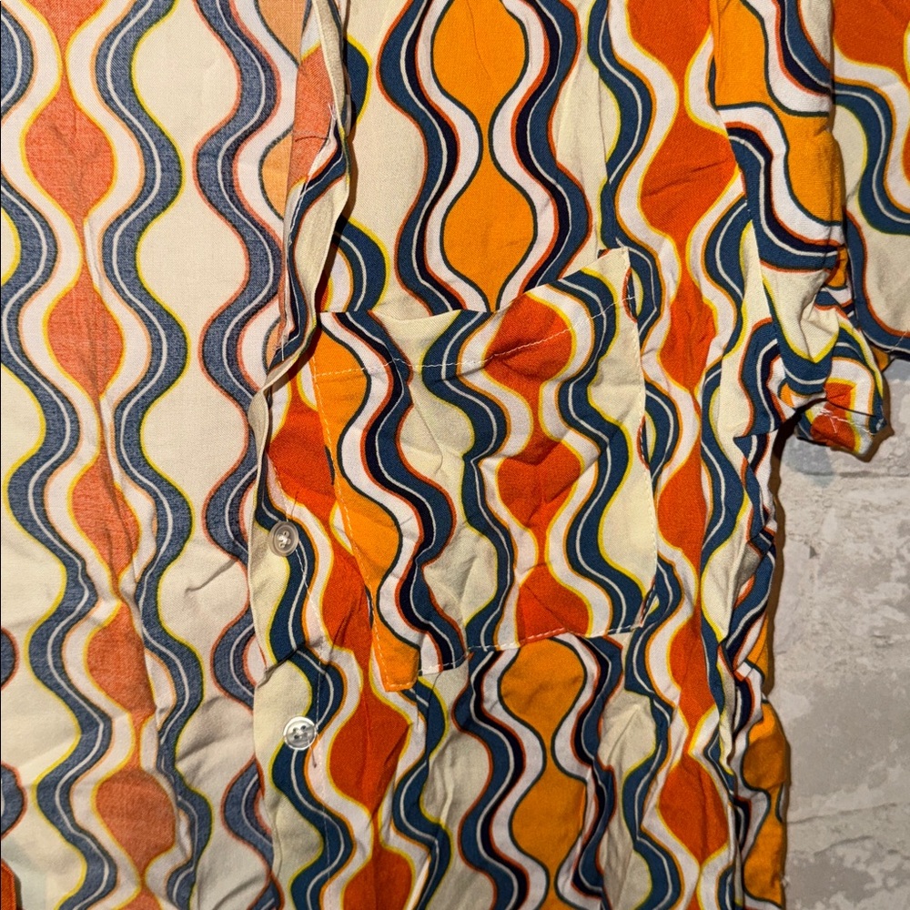 Retro Wave Pattern Shirt - Picture 2 of 3